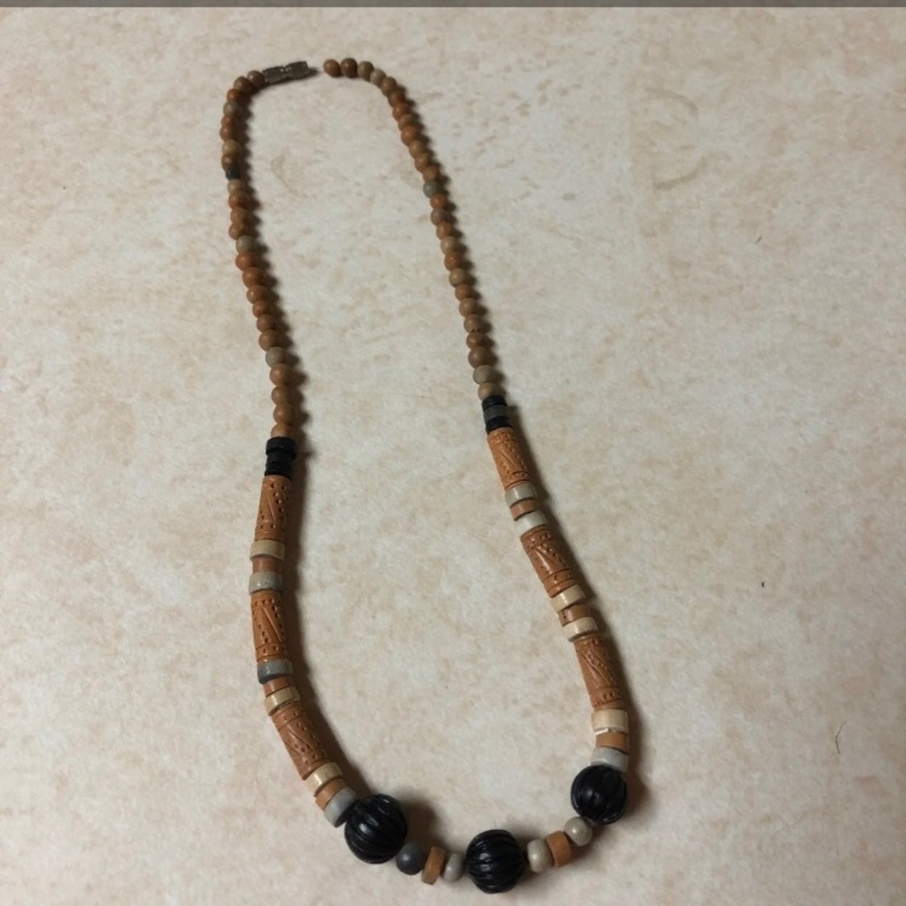 Unisex wooden necklace